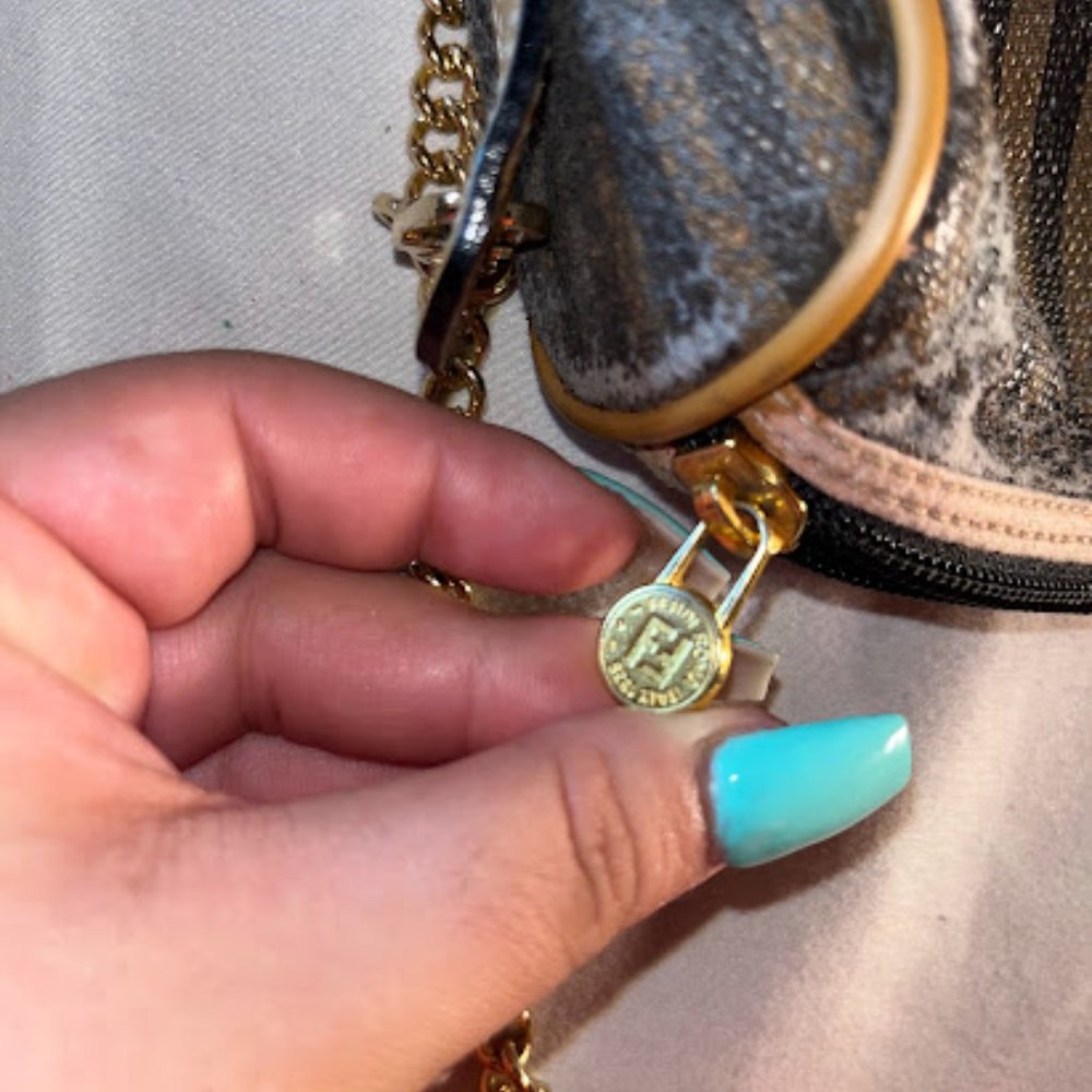 💛Vintage Fendi Striped Crossbody💛 - Picture 9 of 11